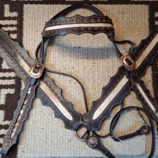 Kaltblut Westernset, Vorderzeug und Kopfstück "Dragon" geschecktes Kuhfell