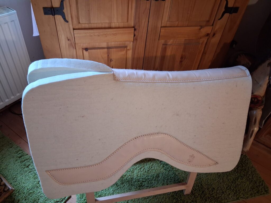 PR Westernpad Filzpad Kaltblut Spezial 3cm dick Wollweiß – Bild 3